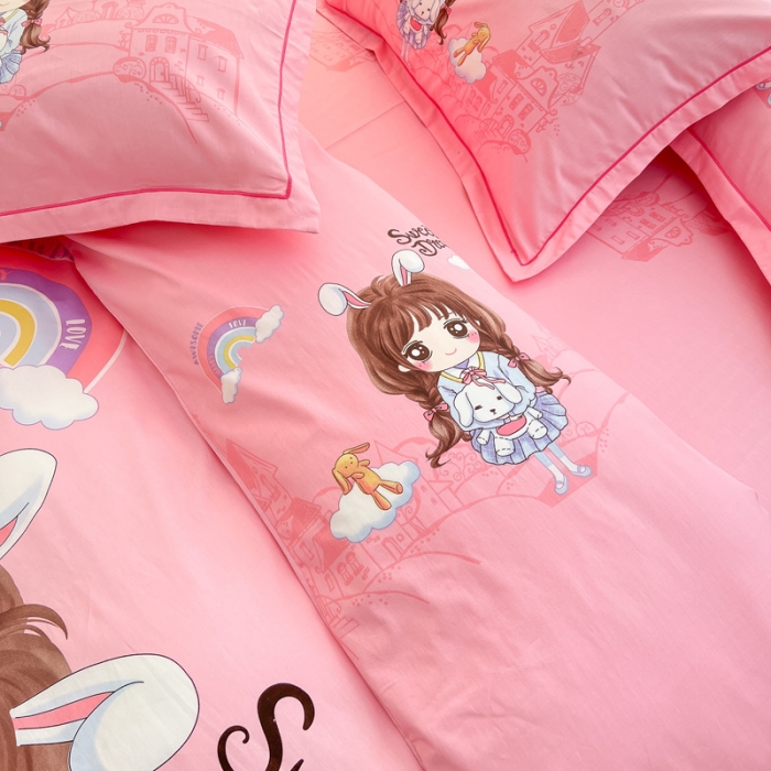 91家纺网 家纺一手货源 找家纺 金爱家 2023新款大版纯棉卡通四件套 彩虹女孩-粉