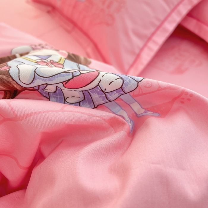 91家纺网 家纺一手货源 找家纺 金爱家 2023新款大版纯棉卡通四件套 彩虹女孩-粉