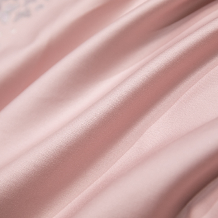 91家纺网 家纺一手货源 找家纺 总魅都新款100支阿克苏长绒棉刺绣轻奢风四件套 彩蝶