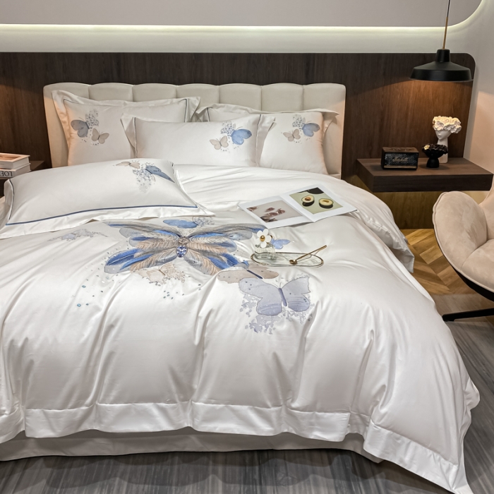 91家纺网 家纺一手货源 找家纺 魅都新款100长绒棉刺绣轻奢风彩蝶 椰奶白