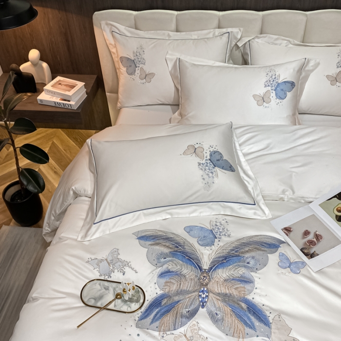 91家纺网 家纺一手货源 找家纺 魅都新款100长绒棉刺绣轻奢风彩蝶 椰奶白