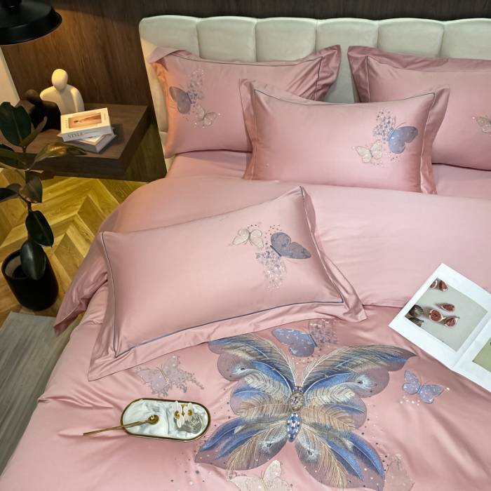 91家纺网 家纺一手货源 找家纺 魅都新款100长绒棉刺绣轻奢风四件套 彩蝶 玉粉