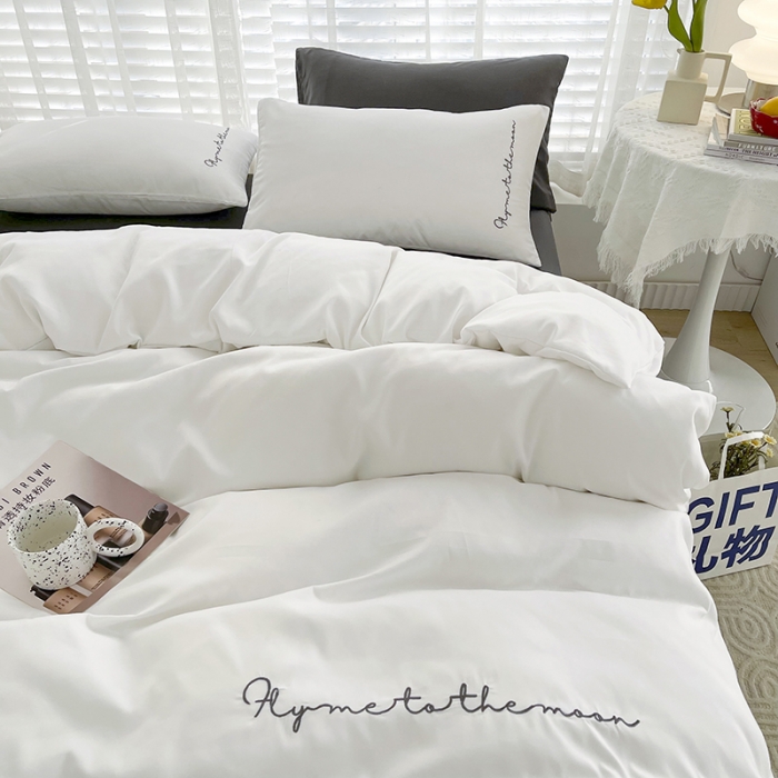 91家纺网 家纺一手货源 找家纺 曼谷家纺纯色简约刺绣四件套柔软磨毛床上用 字母白灰