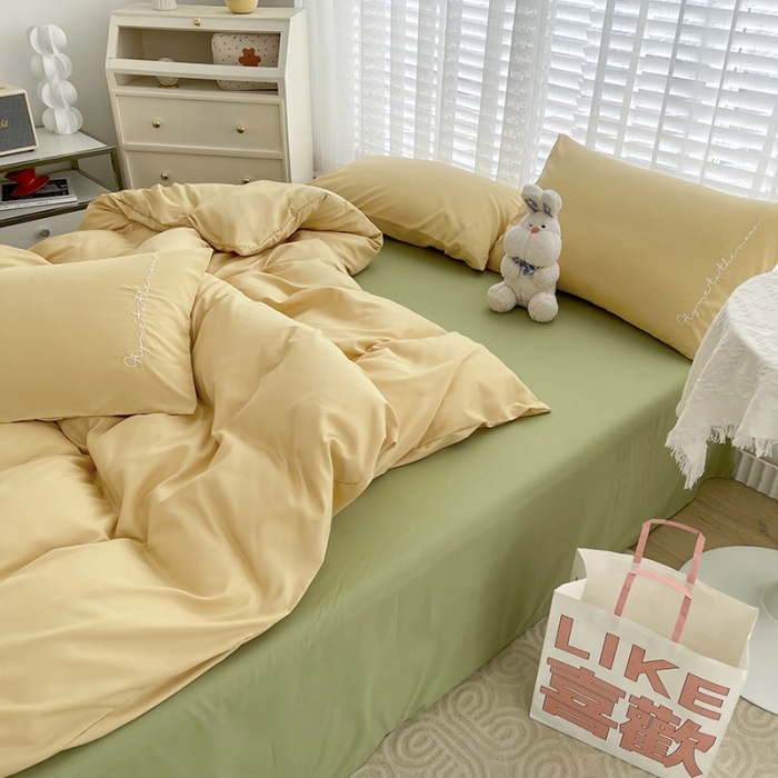 91家纺网 家纺一手货源 找家纺 曼谷家纺纯色简约刺绣四件套柔软磨毛床上用字母布丁豆绿