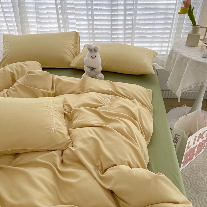 91家纺网 家纺一手货源 找家纺 曼谷家纺纯色简约刺绣四件套柔软磨毛床上用字母布丁豆绿