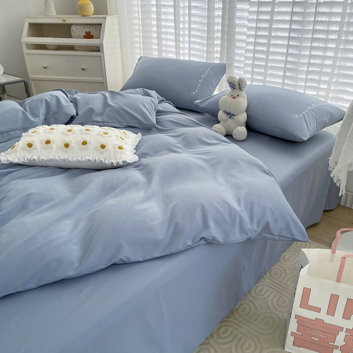 91家纺网 家纺一手货源 找家纺 曼谷家纺纯色简约刺绣四件套柔软磨毛床上用字母纯海盐