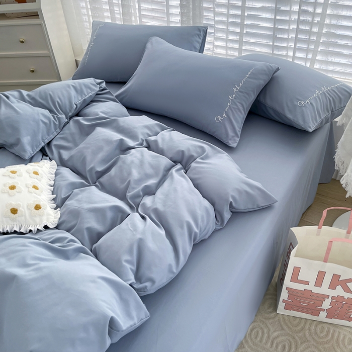 91家纺网 家纺一手货源 找家纺 曼谷家纺纯色简约刺绣四件套柔软磨毛床上用字母纯海盐