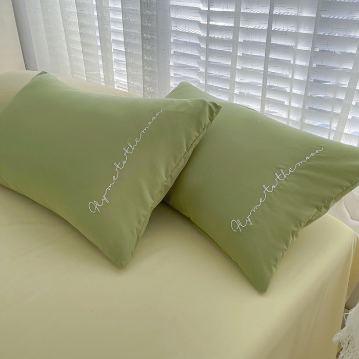 91家纺网 家纺一手货源 找家纺 曼谷家纺纯色简约刺绣四件套柔软磨毛床上用字母豆绿芝士