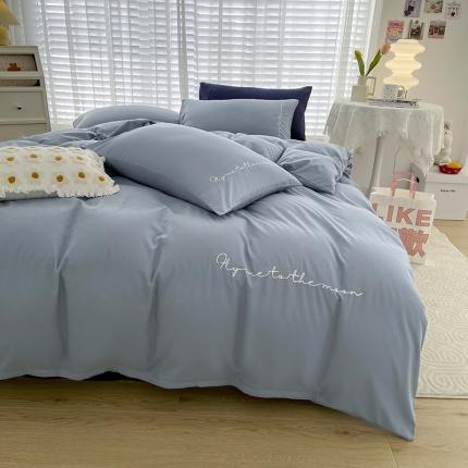 91家纺网 家纺一手货源 找家纺 曼谷家纺纯色简约刺绣四件套柔软磨毛床上用字母海盐藏青