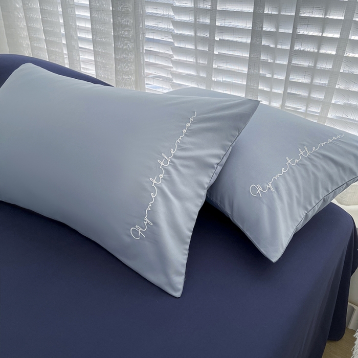 91家纺网 家纺一手货源 找家纺 曼谷家纺纯色简约刺绣四件套柔软磨毛床上用字母海盐藏青