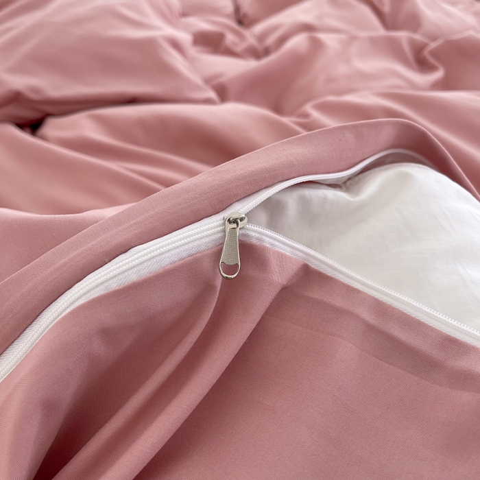 91家纺网 家纺一手货源 找家纺 曼谷家纺纯色简约刺绣四件套柔软磨毛床上用字母浅豆沙