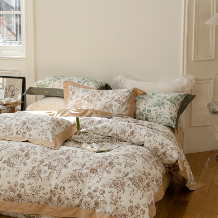 91家纺网 家纺一手货源 找家纺 优然居 新款100支数码印花刺绣工艺款四件套-克里斯汀 奶咖