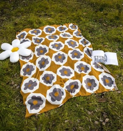 91家纺网 家纺一手货源 找家纺 暖绵绵 新款好多花毯子 落叶黄