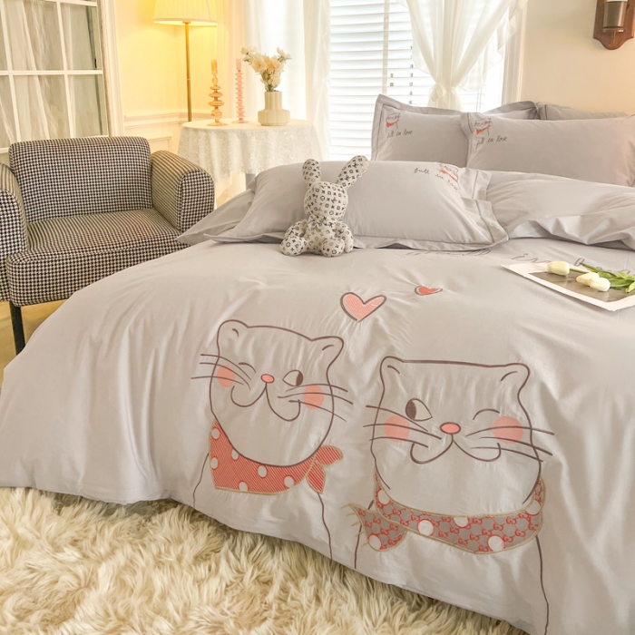 91家纺网 家纺一手货源 找家纺 雲归梦 2022新款小清新全棉绣花四件套 可爱喵-浅灰