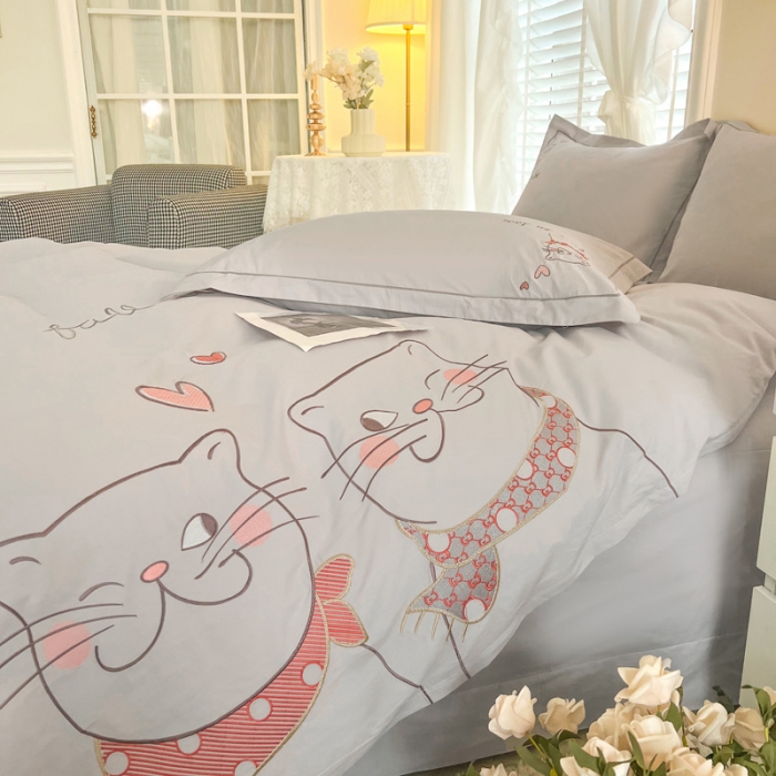 91家纺网 家纺一手货源 找家纺 雲归梦 2022新款小清新全棉绣花四件套 可爱喵-浅灰