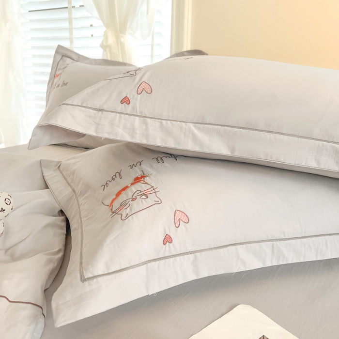 91家纺网 家纺一手货源 找家纺 雲归梦 2022新款小清新全棉绣花四件套 可爱喵-浅灰