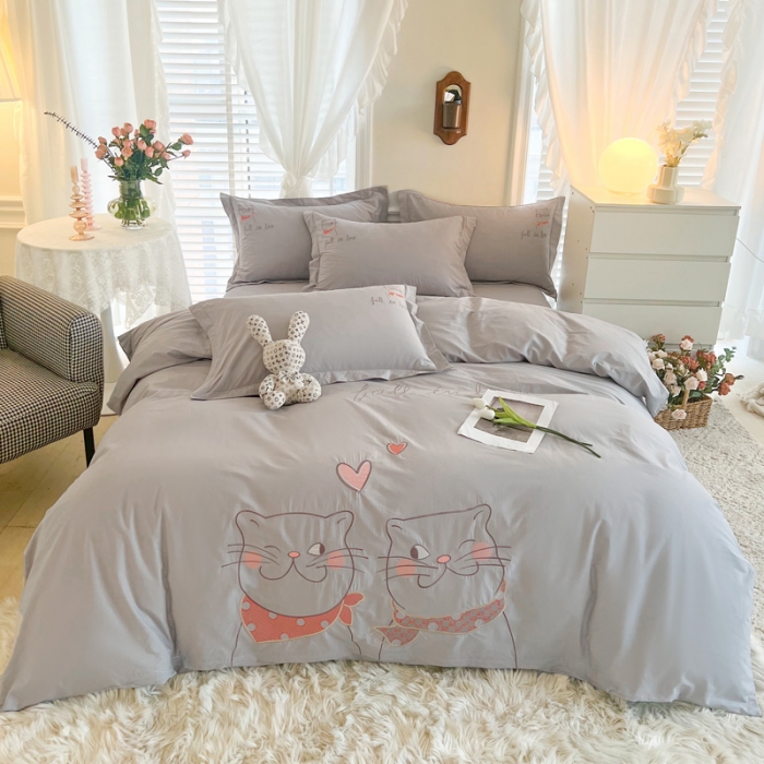 91家纺网 家纺一手货源 找家纺 雲归梦 2022新款小清新全棉绣花四件套 可爱喵-深灰