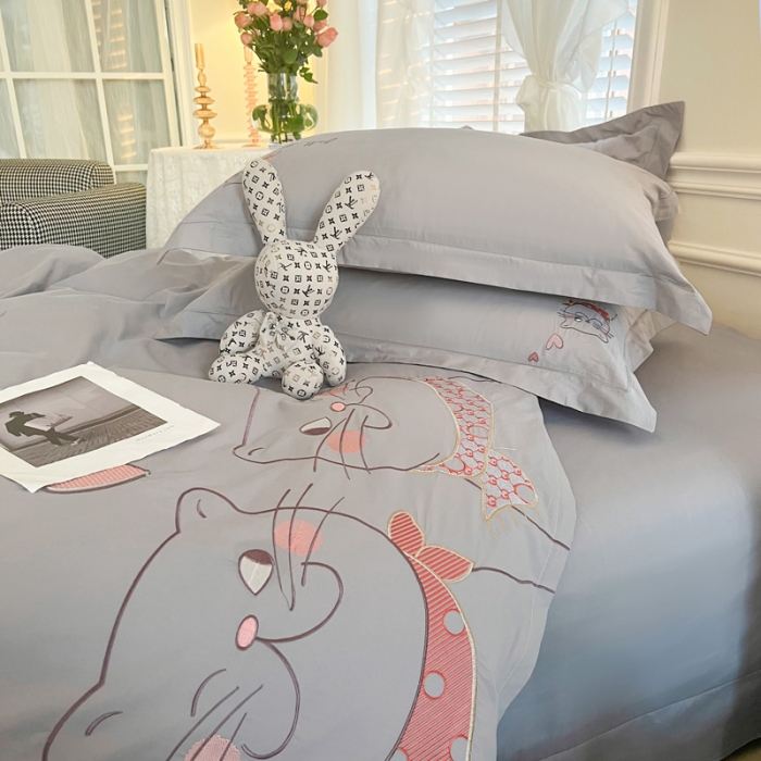 91家纺网 家纺一手货源 找家纺 雲归梦 2022新款小清新全棉绣花四件套 可爱喵-深灰