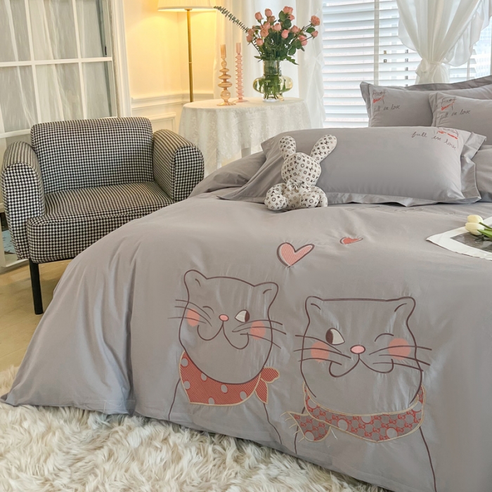 91家纺网 家纺一手货源 找家纺 雲归梦 2022新款小清新全棉绣花四件套 可爱喵-深灰