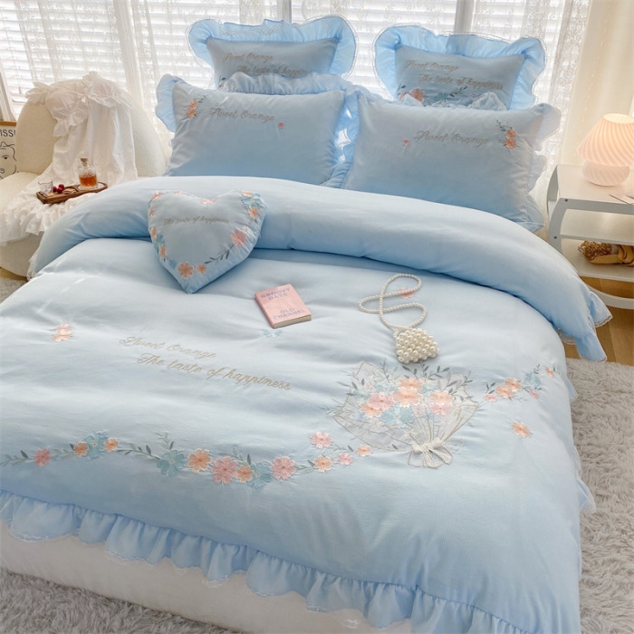 91家纺网 家纺一手货源 找家纺 艾晶美家纺 2022新款莱赛尔天丝泡泡纱绣花四件套 巴黎春天-冰蓝