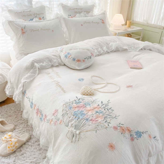 91家纺网 家纺一手货源 找家纺 艾晶美家纺 2022新款莱赛尔天丝泡泡纱绣花四件套 巴黎春天-奶白