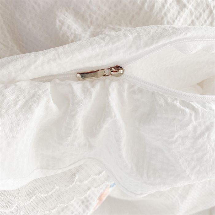 91家纺网 家纺一手货源 找家纺 艾晶美家纺 2022新款莱赛尔天丝泡泡纱绣花四件套 巴黎春天-奶白