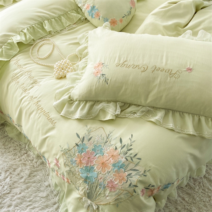 91家纺网 家纺一手货源 找家纺 艾晶美家纺 2022新款莱赛尔天丝泡泡纱绣花四件套 巴黎春天-嫩绿