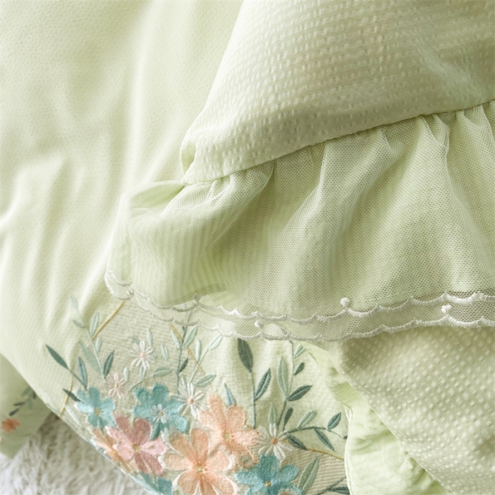 91家纺网 家纺一手货源 找家纺 艾晶美家纺 2022新款莱赛尔天丝泡泡纱绣花四件套 巴黎春天-嫩绿