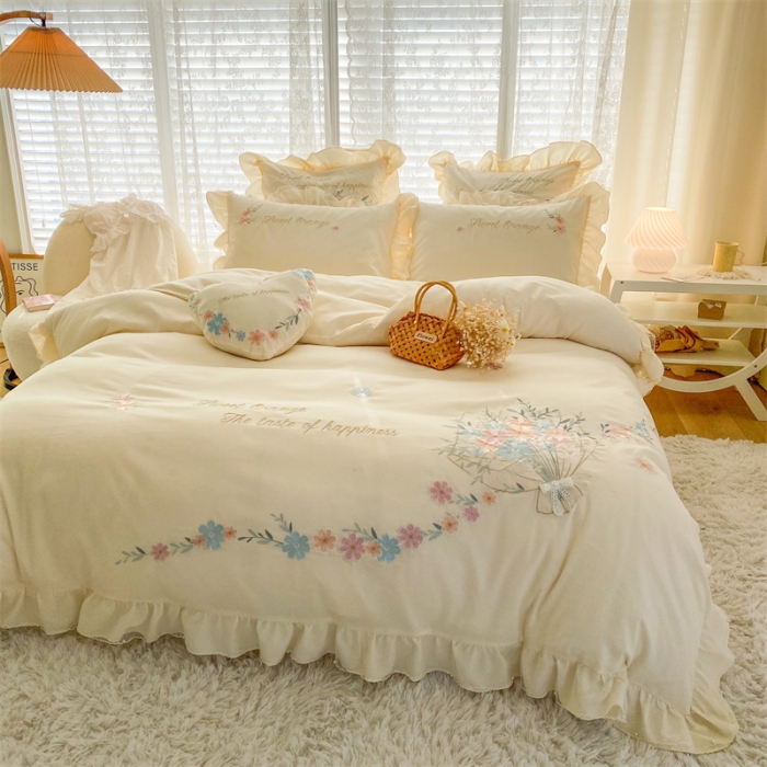 91家纺网 家纺一手货源 找家纺 艾晶美家纺 2022新款莱赛尔天丝泡泡纱绣花四件套 巴黎春天-乳黄