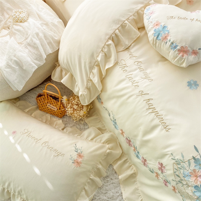 91家纺网 家纺一手货源 找家纺 艾晶美家纺 2022新款莱赛尔天丝泡泡纱绣花四件套 巴黎春天-乳黄