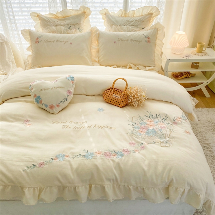 91家纺网 家纺一手货源 找家纺 艾晶美家纺 2022新款莱赛尔天丝泡泡纱绣花四件套 巴黎春天-乳黄