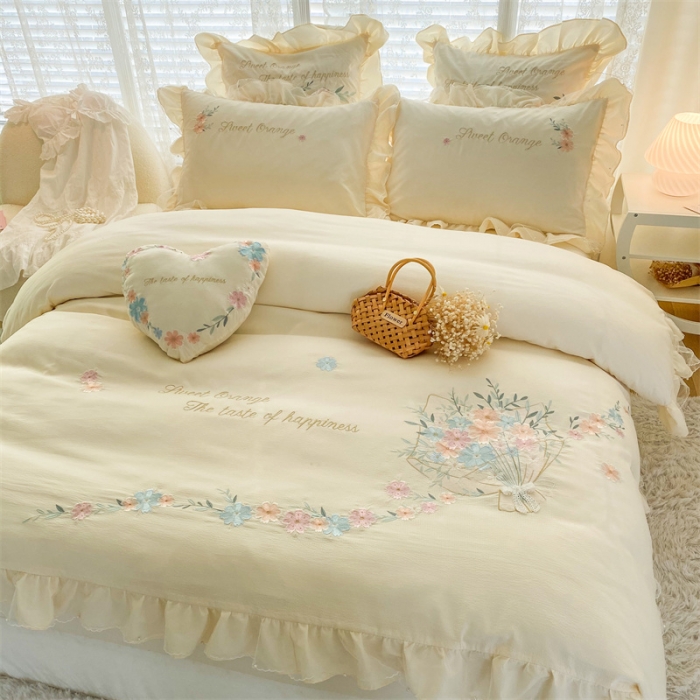 91家纺网 家纺一手货源 找家纺 艾晶美家纺 2022新款莱赛尔天丝泡泡纱绣花四件套 巴黎春天-乳黄