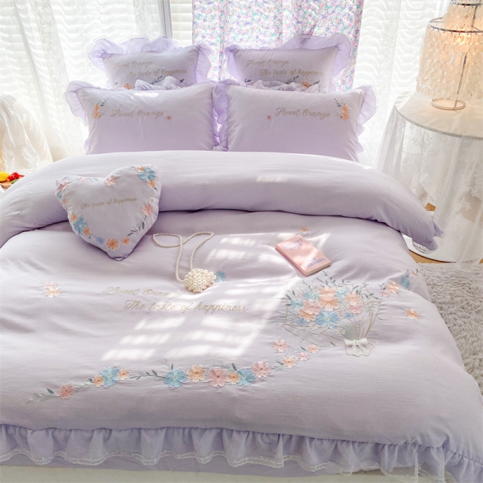 91家纺网 家纺一手货源 找家纺 艾晶美家纺 2022新款莱赛尔天丝泡泡纱绣花四件套 巴黎春天-香紫