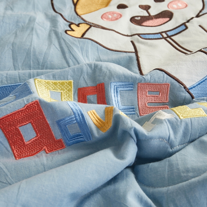 91家纺网 家纺一手货源 找家纺 荷马之梦 童梦系列—儿童A类全棉色织水洗棉绣花夏被 太空喵