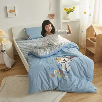 91家纺网 家纺一手货源 找家纺 （总）A类全棉纯棉色织水洗棉绣花儿童三件套幼儿园午睡（童梦）