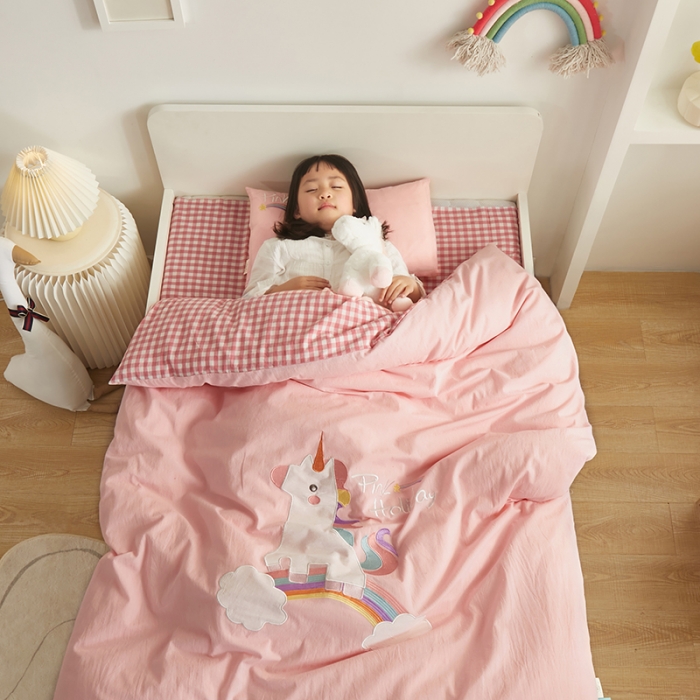 91家纺网 家纺一手货源 找家纺 （总）A类全棉纯棉色织水洗棉绣花儿童三件套幼儿园午睡（童梦）