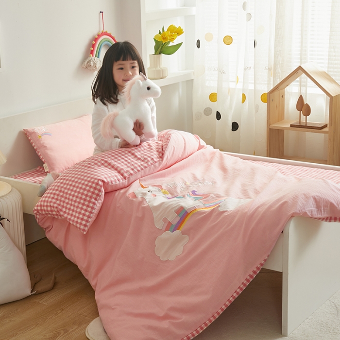 91家纺网 家纺一手货源 找家纺 （总）A类全棉纯棉色织水洗棉绣花儿童三件套幼儿园午睡（童梦）