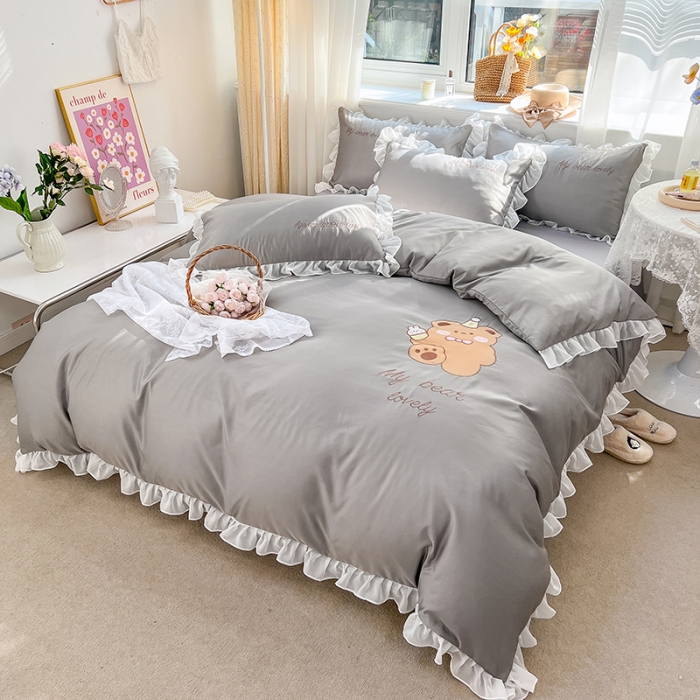 91家纺网 家纺一手货源 找家纺 沐慕 22新款水洗真丝刺绣花边四件套 可爱小熊-灰色