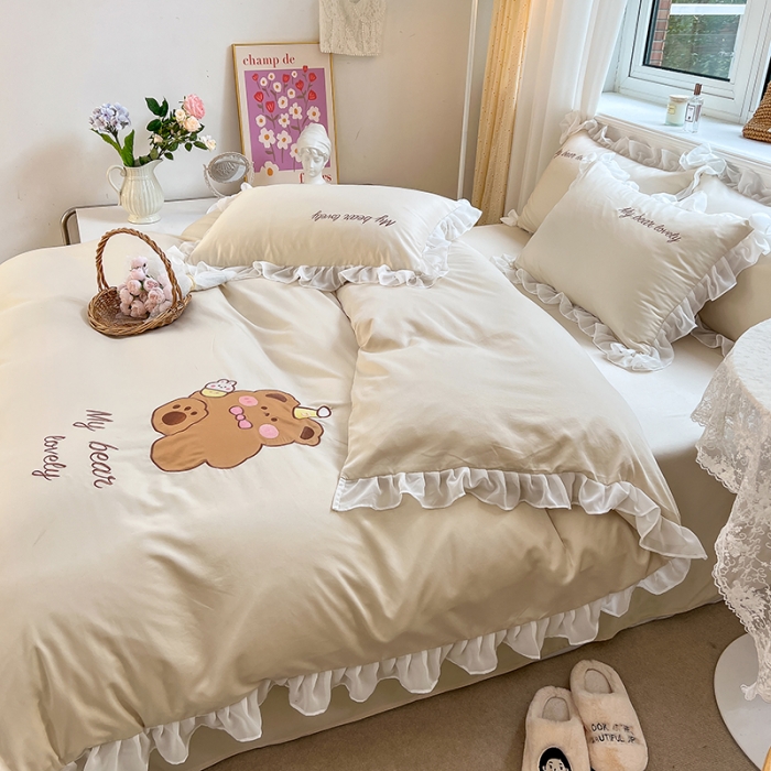 91家纺网 家纺一手货源 找家纺 沐慕 22新款水洗真丝刺绣花边四件套 可爱小熊-玉白