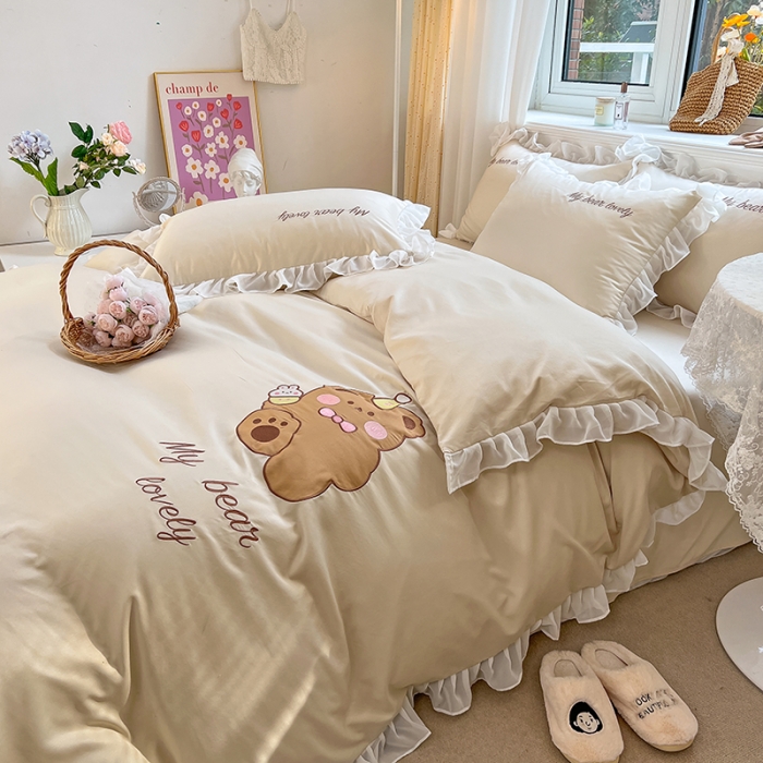 91家纺网 家纺一手货源 找家纺 沐慕 22新款水洗真丝刺绣花边四件套 可爱小熊-玉白