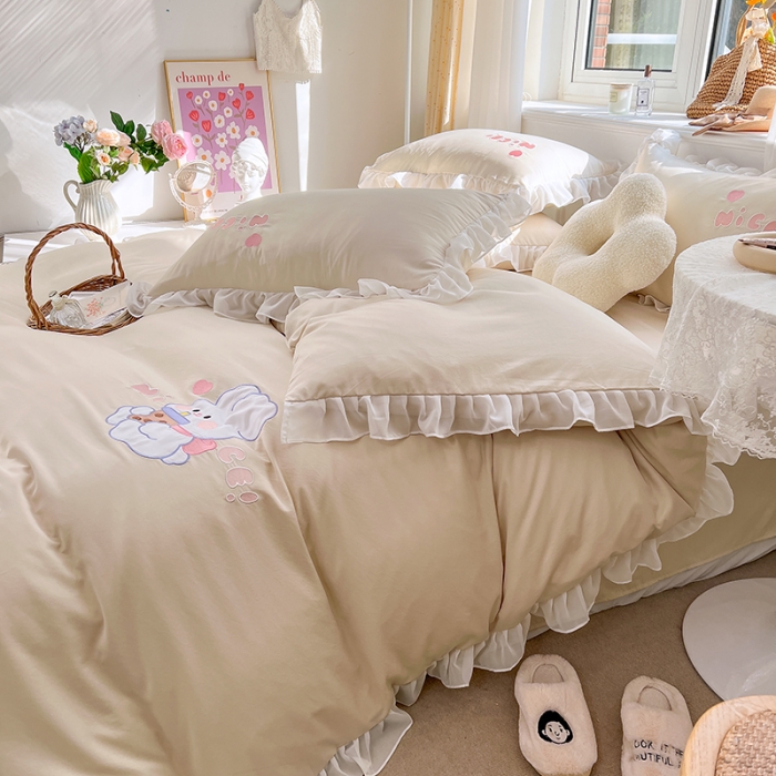 91家纺网 家纺一手货源 找家纺 沐慕 22新款水洗真丝刺绣花边四件套 奶茶小兔-玉白