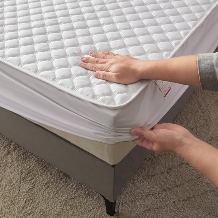 91家纺网 家纺一手货源 找家纺 给笠 2023新款亲肤磨毛夹棉床笠 小格白色