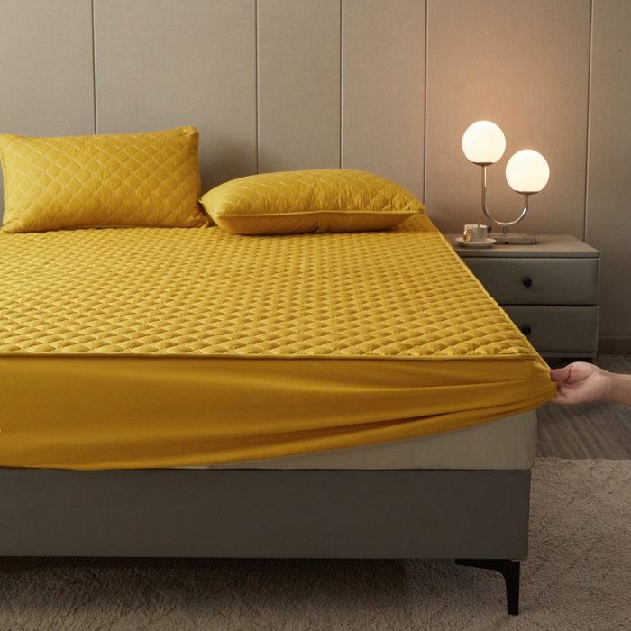 91家纺网 家纺一手货源 找家纺 给笠 2023新款亲肤磨毛夹棉床笠 小格姜黄