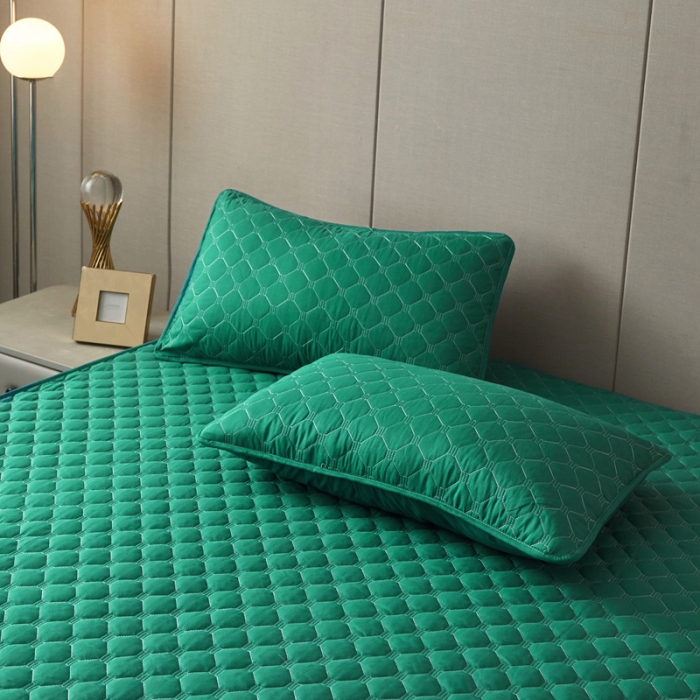 91家纺网 家纺一手货源 找家纺 给笠 2023新款亲肤磨毛夹棉床笠 小格孔雀绿