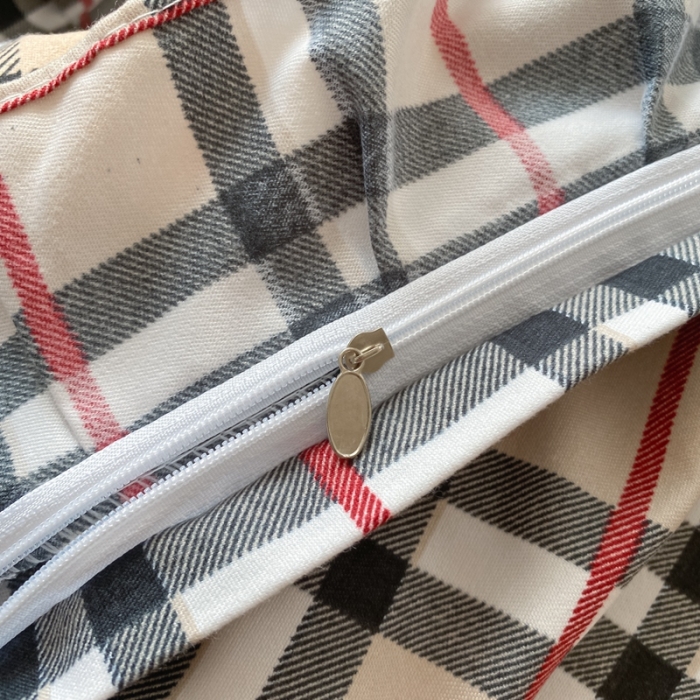 91家纺网 家纺一手货源 找家纺 上尚居 2024新款小清新韩版花边磨毛四件套水洗棉小熊吉米灰