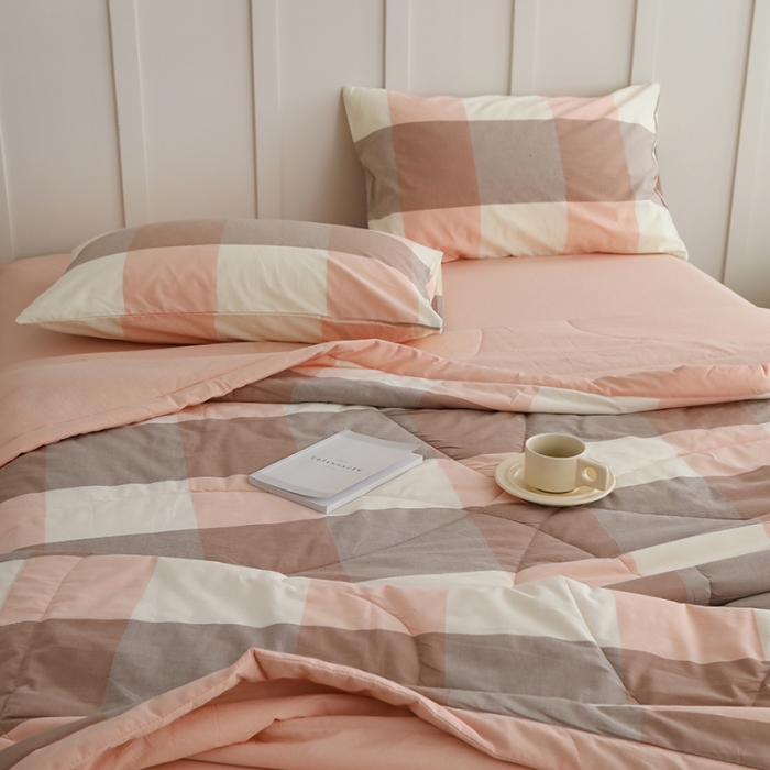 91家纺网 家纺一手货源 找家纺 寐眠2022全棉色织水洗棉夏被子被芯夏凉被四件套-羽丝棉 粉大格