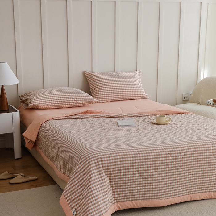 91家纺网 家纺一手货源 找家纺 寐眠2022全棉色织水洗棉夏被子被芯夏凉被四件套-羽丝棉 粉小格