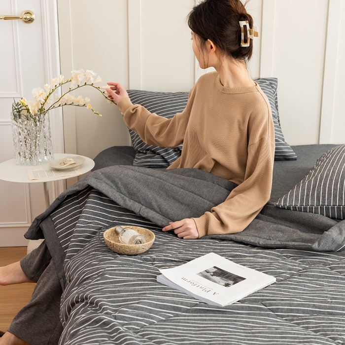 91家纺网 家纺一手货源 找家纺 寐眠2022全棉色织水洗棉夏被子被芯夏凉被四件套-羽丝棉 灰细条