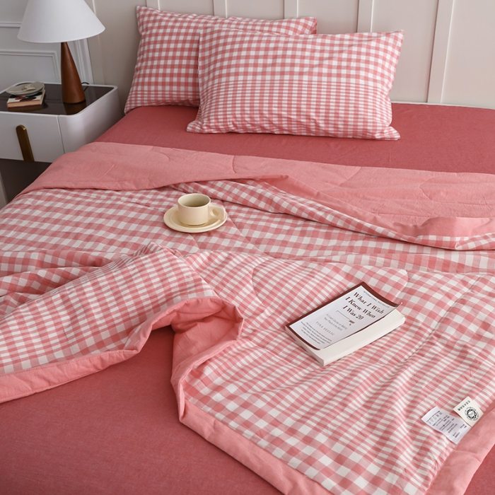 91家纺网 家纺一手货源 找家纺 寐眠2022全棉色织水洗棉夏被子被芯夏凉被四件套-羽丝棉 渐变粉格