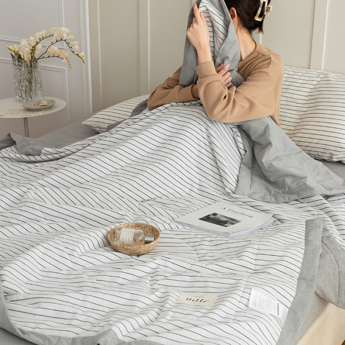 91家纺网 家纺一手货源 找家纺 寐眠2022新款全棉色织水洗棉夏被子被芯（棉花芯） 白细条
